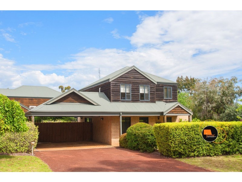 2/4 Seagrass Cove, Dunsborough WA 6281