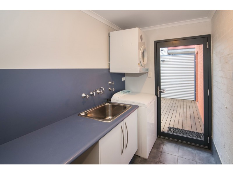 Unit 1/9 Freebridge Place, Dunsborough WA 6281