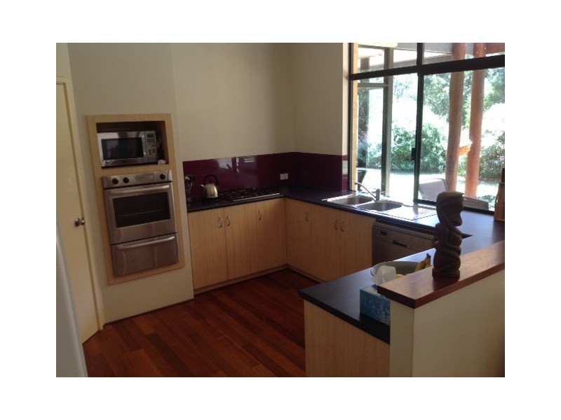 8 Honeycomb Lane, Yallingup WA 6282