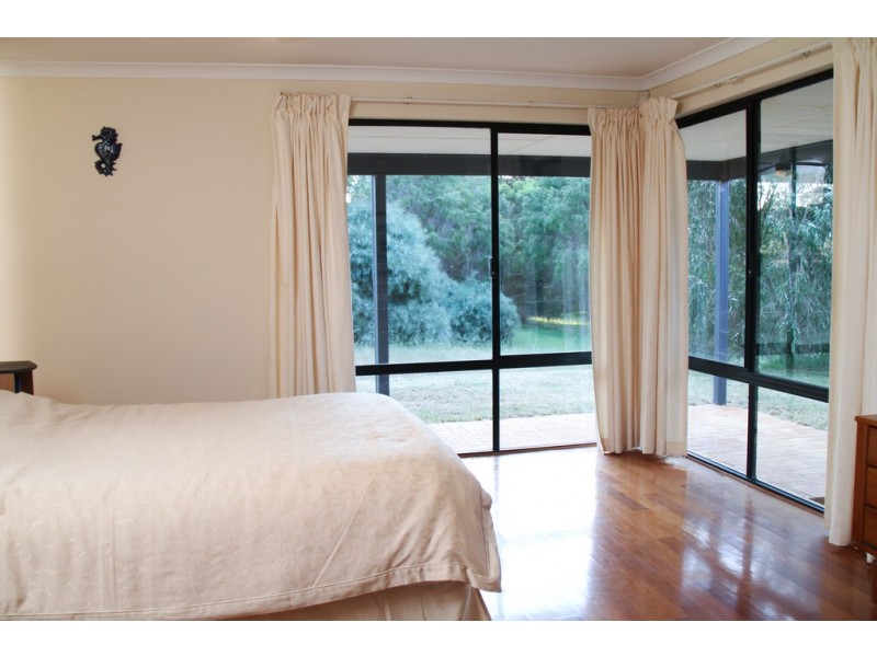 8 Honeycomb Lane, Yallingup WA 6282