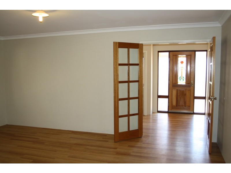 10 Roanoke Way, Dunsborough WA 6281