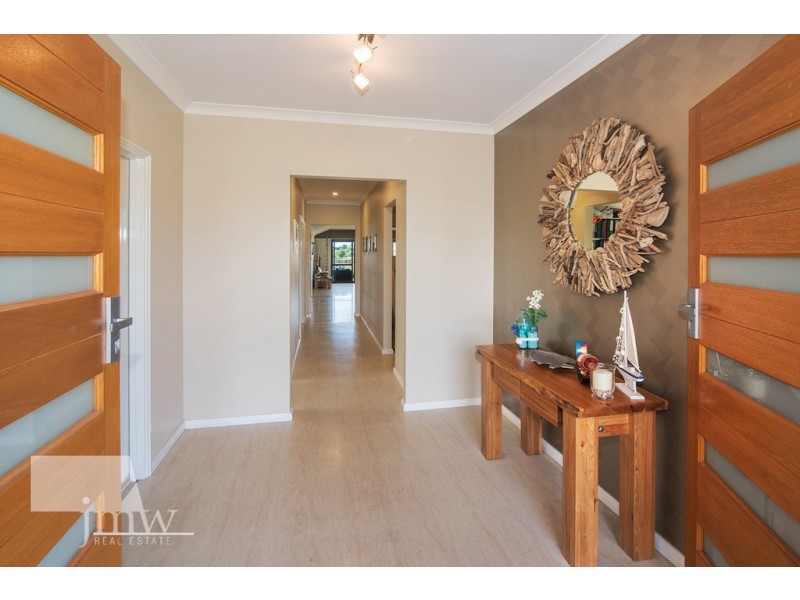 8 Aldercress Approach, Dunsborough WA 6281