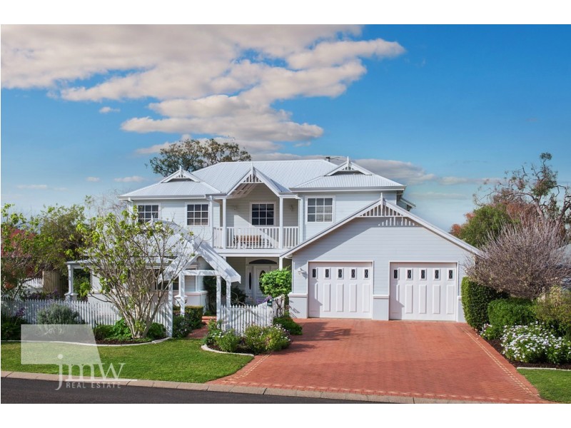 8 Toddy Place, Dunsborough WA 6281