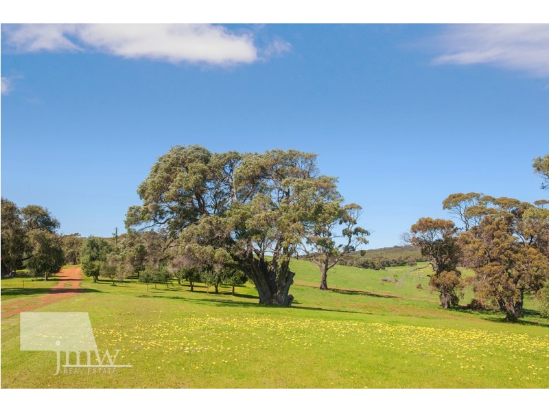 40 Forest Road – Karriview Lodge, Gracetown WA 6284