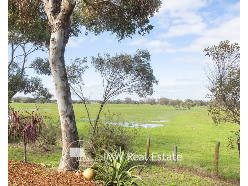 753 Caves Road, Quindalup WA 6281