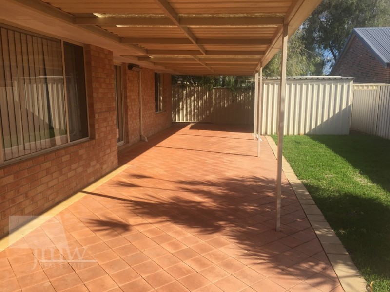 16 Timbermill Crescent, Broadwater WA 6280