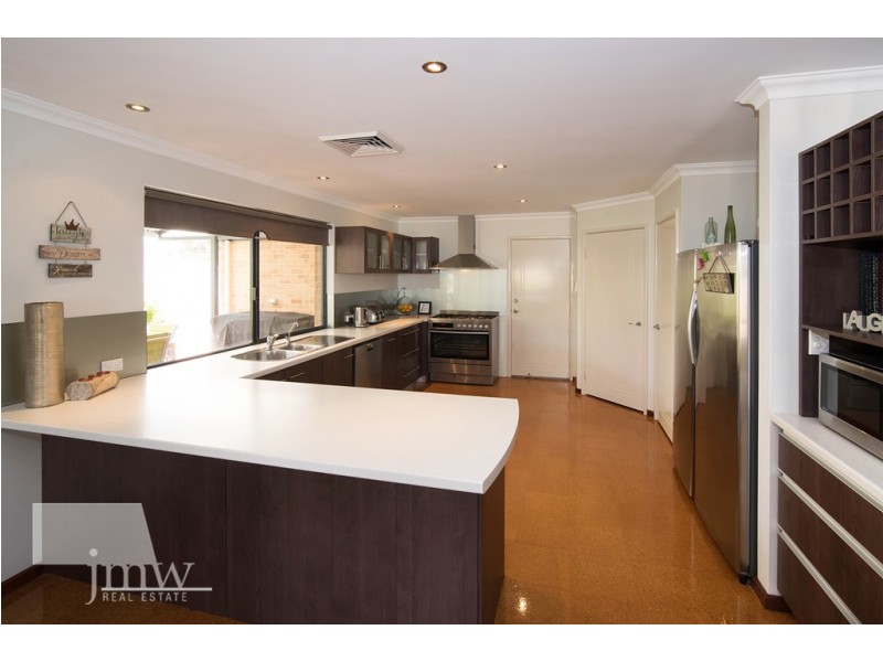 18 Royal Oaks Crescent, Dunsborough WA 6281