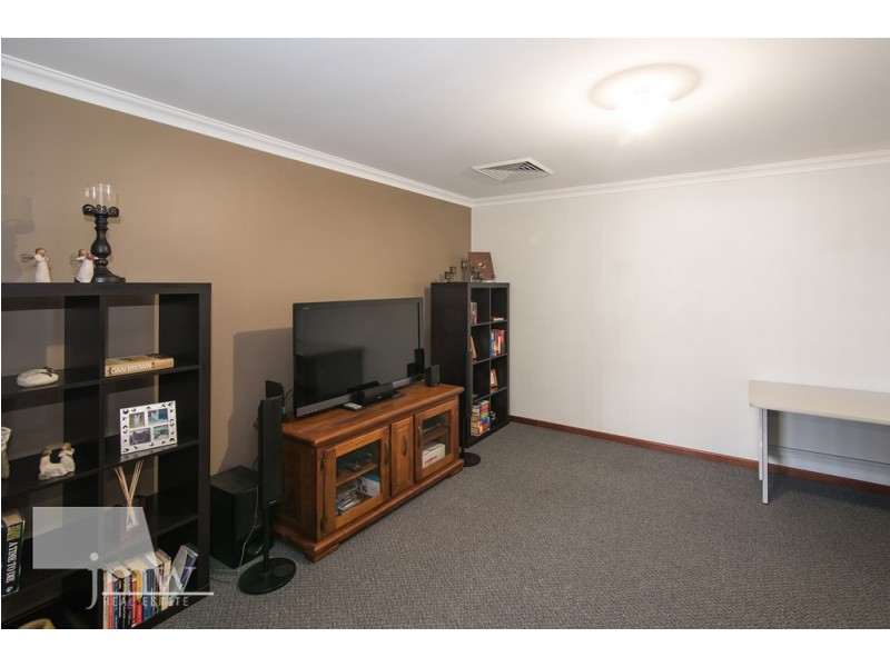 18 Royal Oaks Crescent, Dunsborough WA 6281