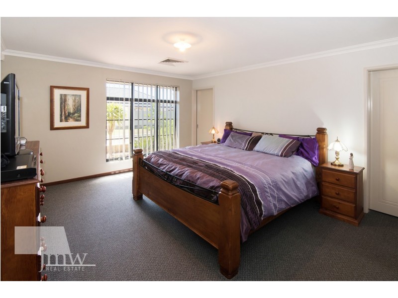 18 Royal Oaks Crescent, Dunsborough WA 6281