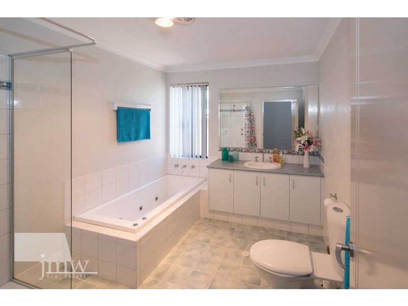 18 Royal Oaks Crescent, Dunsborough WA 6281