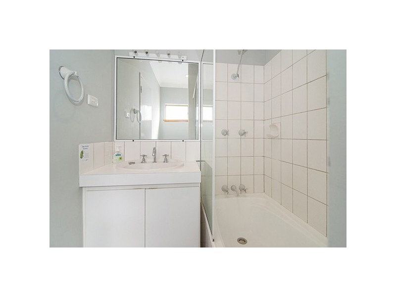 3 Ella Gladstone Drive, Eagle Bay WA 6281