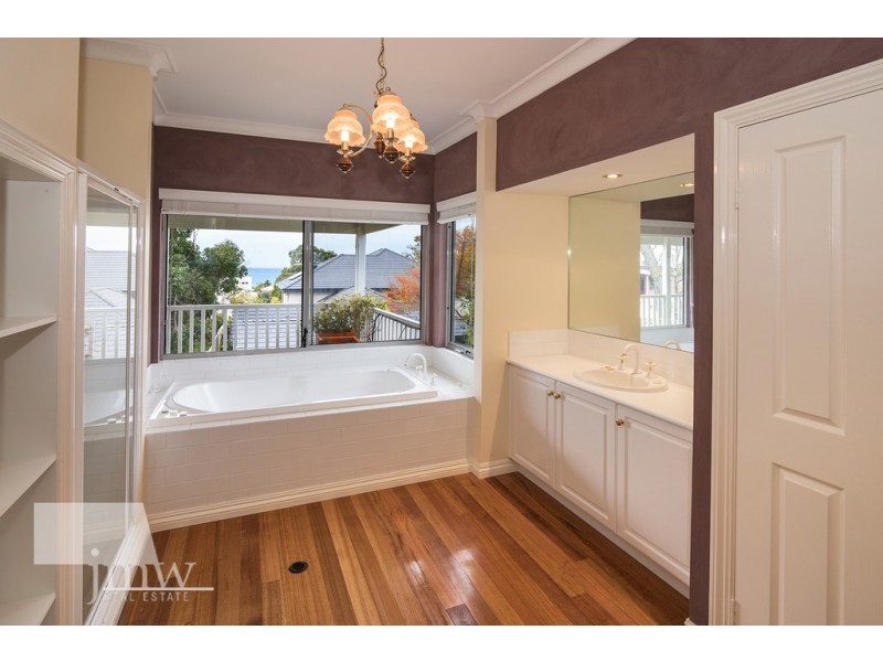 8 Toddy Place, Dunsborough WA 6281