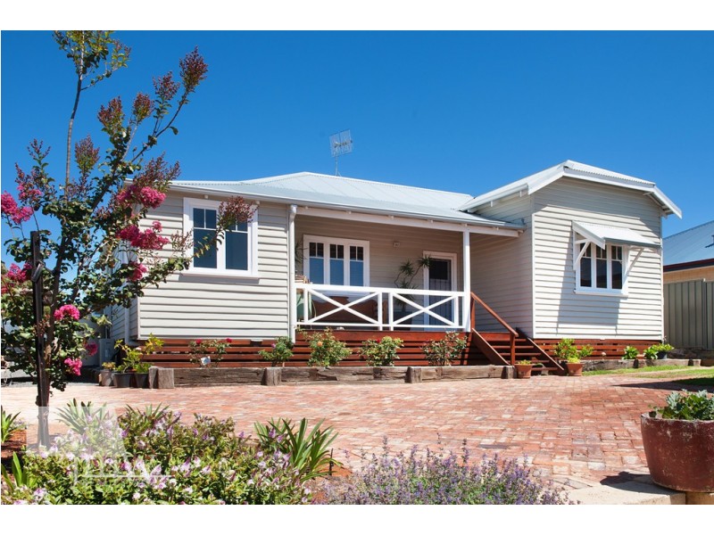 8 Charles Hine, Margaret River WA 6285