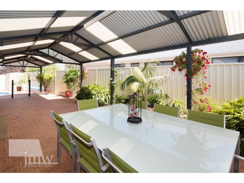 18 Royal Oaks Crescent, Dunsborough WA 6281