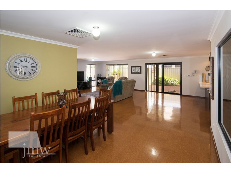 18 Royal Oaks Crescent, Dunsborough WA 6281