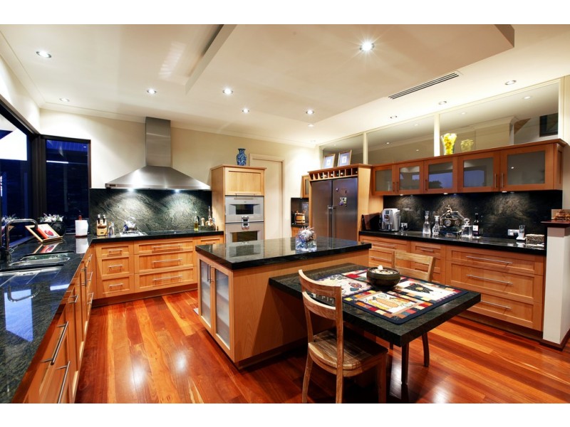 2 Hayley Close, Yallingup WA 6282