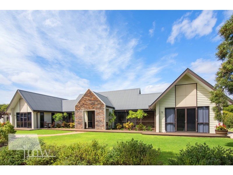 2 Hayley Close, Yallingup WA 6282