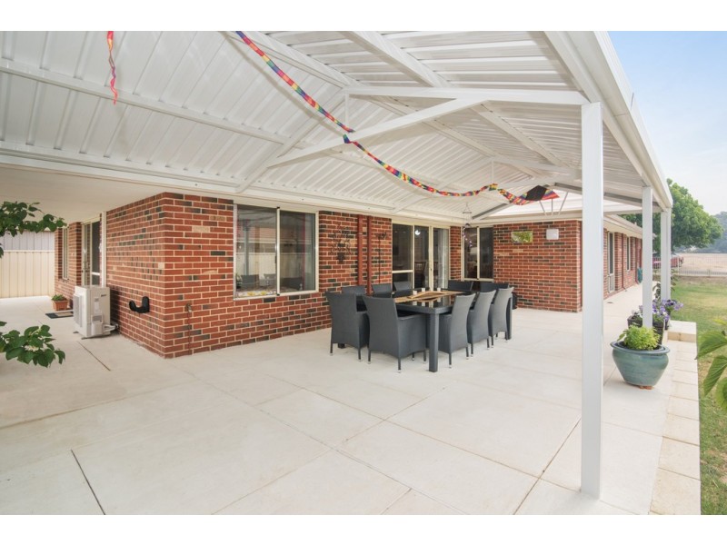 100 Dunsborough Lakes Drive, Dunsborough WA 6281