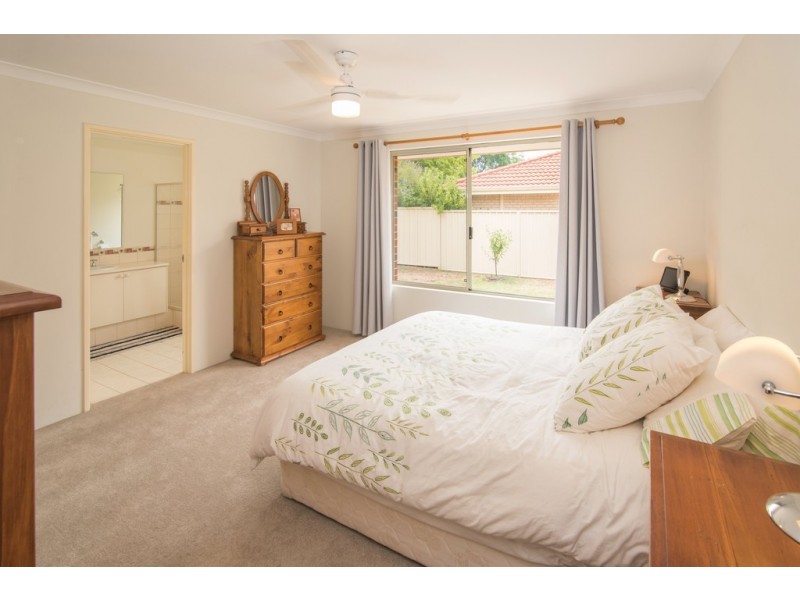 100 Dunsborough Lakes Drive, Dunsborough WA 6281