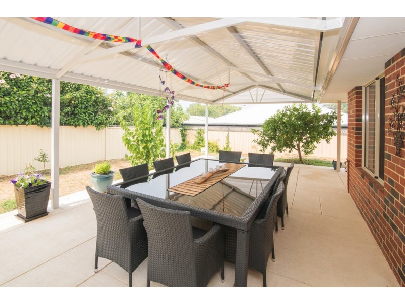 100 Dunsborough Lakes Drive, Dunsborough WA 6281