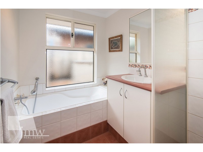 24 Brookland Loop, Dunsborough WA 6281