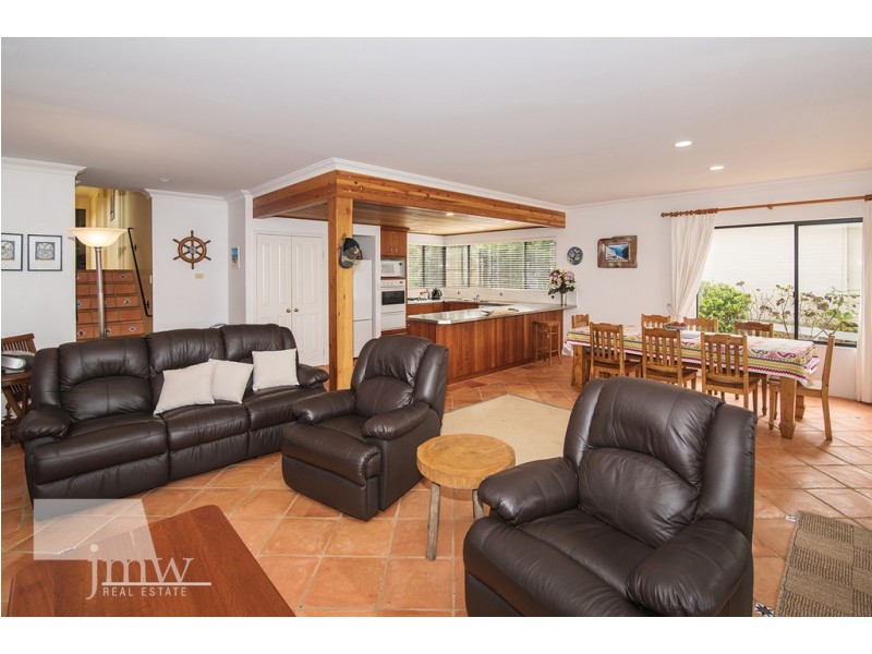 Unit 2 / 82 Bay View Crescent, Dunsborough WA 6281