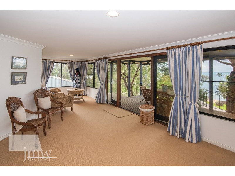 Unit 2 / 82 Bay View Crescent, Dunsborough WA 6281