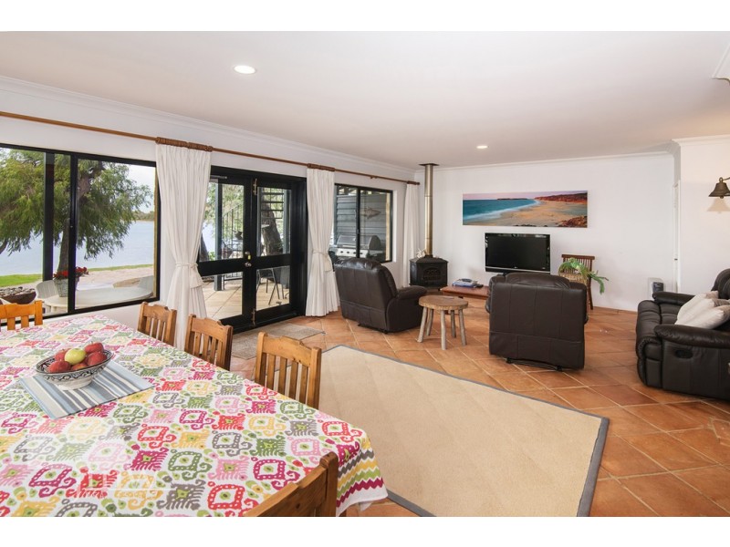 Unit 2 / 82 Bay View Crescent, Dunsborough WA 6281