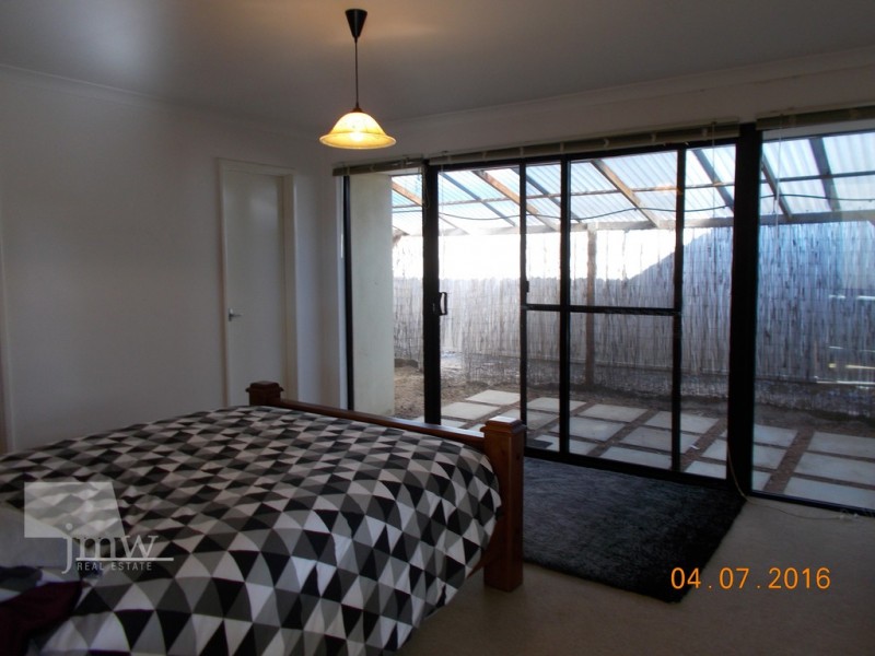 8 Royal Oaks Crescent, Dunsborough WA 6281