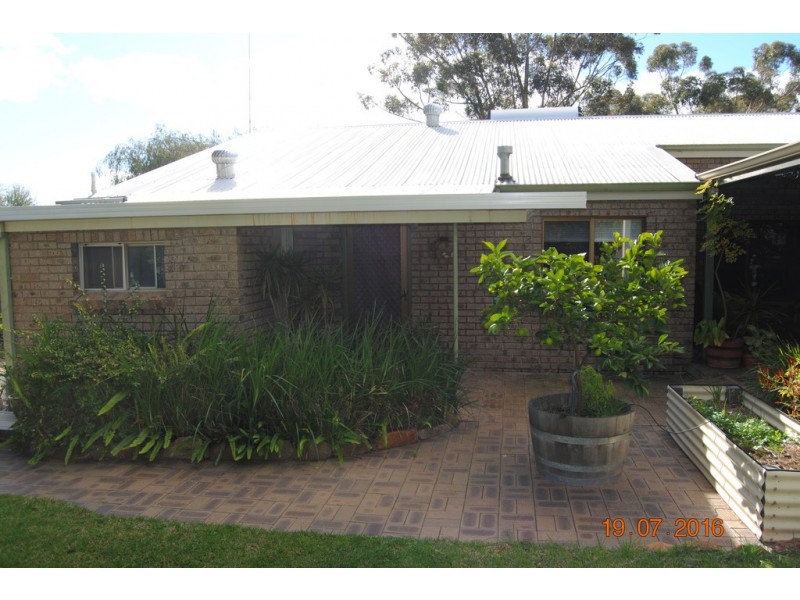 20 Roberts Street, Yealering WA 6372