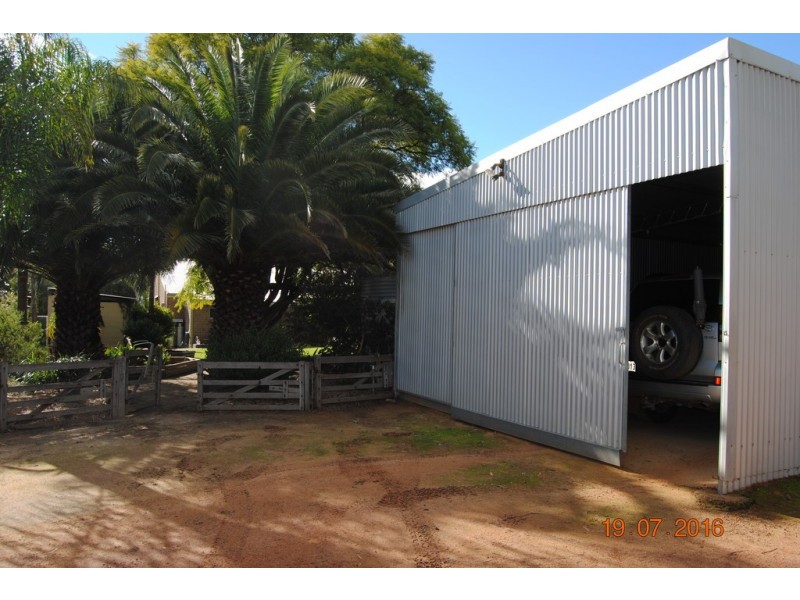 20 Roberts Street, Yealering WA 6372