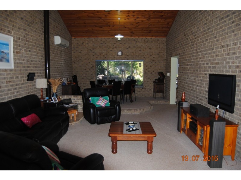 20 Roberts Street, Yealering WA 6372