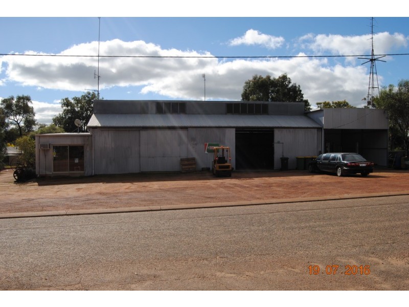 15 Roberts Street, Yealering WA 6372