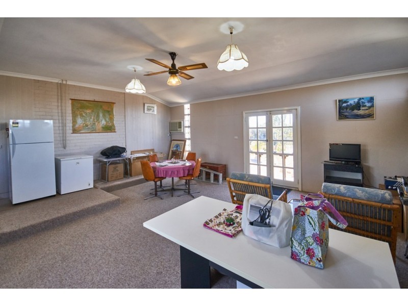 1 Borgward Street, Minnivale WA 6462