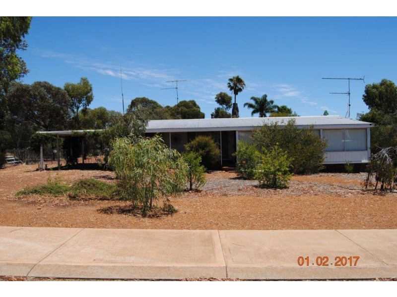 23 Central Avenue, Wickepin WA 6370