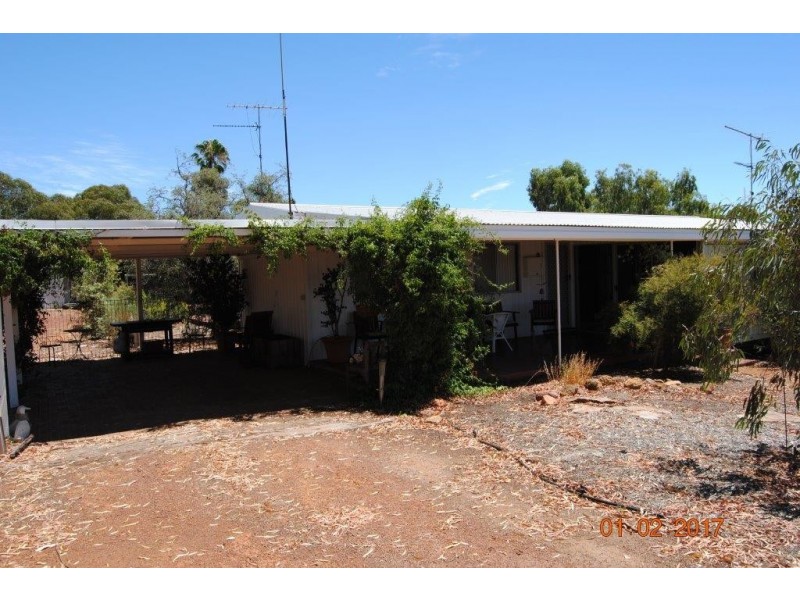 23 Central Avenue, Wickepin WA 6370