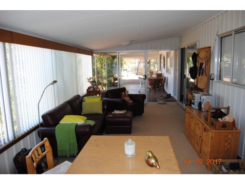 23 Central Avenue, Wickepin WA 6370