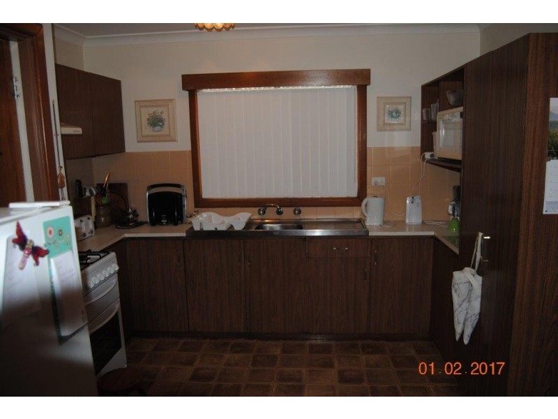 23 Central Avenue, Wickepin WA 6370