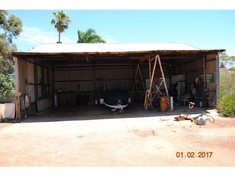 23 Central Avenue, Wickepin WA 6370