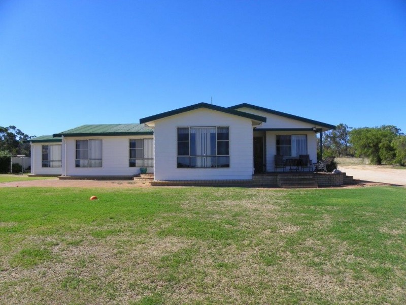 ‘Gunnadoo’ 68 Mills Street, Katanning WA 6317