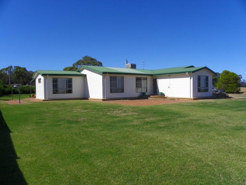 ‘Gunnadoo’ 68 Mills Street, Katanning WA 6317