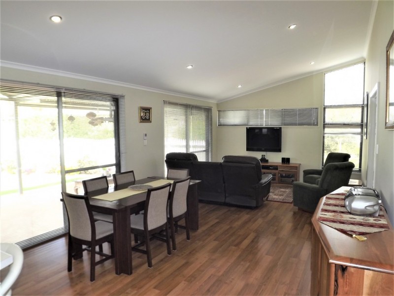 8 Place Street, Dowerin WA 6461