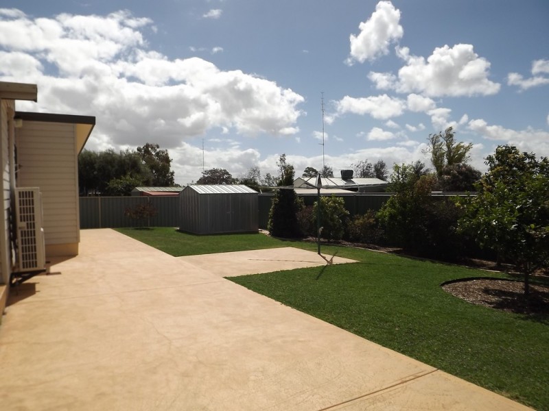 8 Place Street, Dowerin WA 6461
