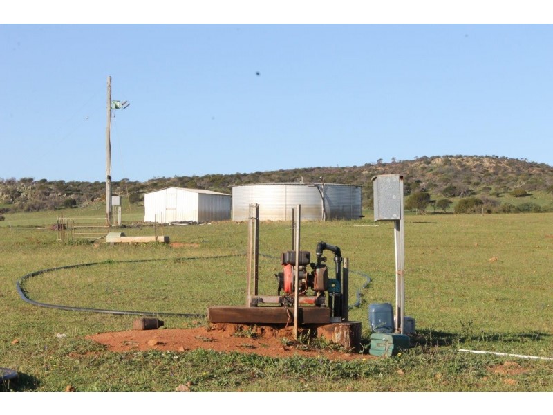 Lot 1002 Isseka Road East, Bowes WA 6535