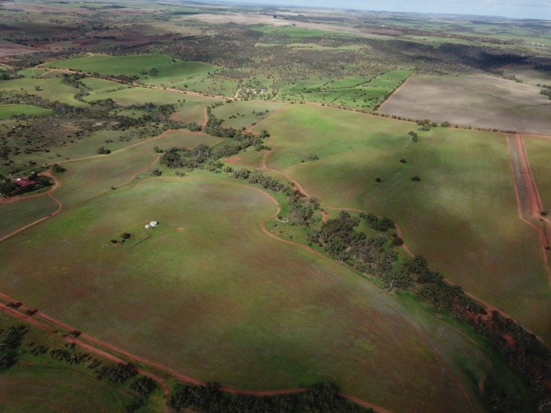 Lot 1002 Isseka Road East, Bowes WA 6535