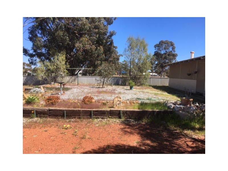 14 Charlton Street, Quairading WA 6383