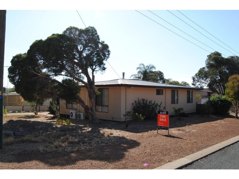 2 Smith Street, Wickepin WA 6370