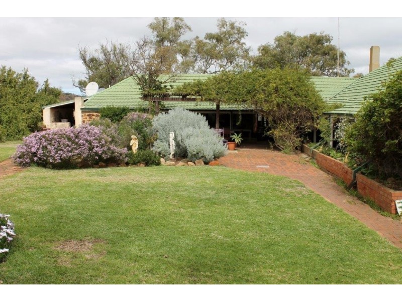 ‘Minninooka Farm’ 1586 Minnenooka Road, Minnenooka WA 6532