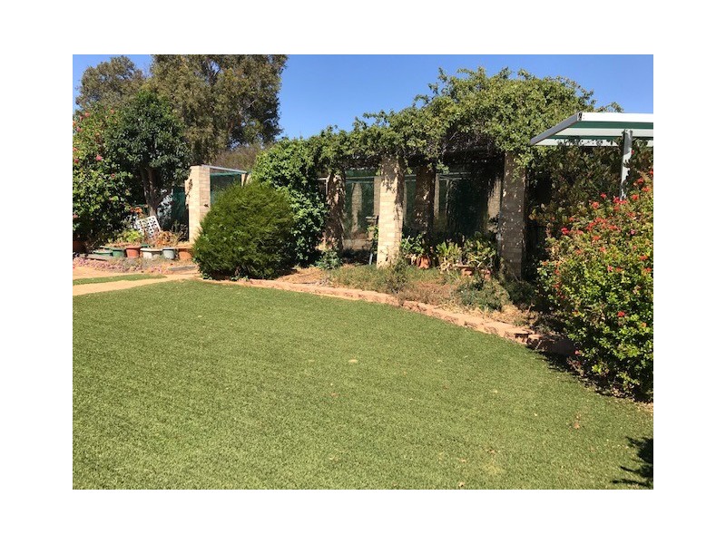 123 McLennan Street, Quairading WA 6383