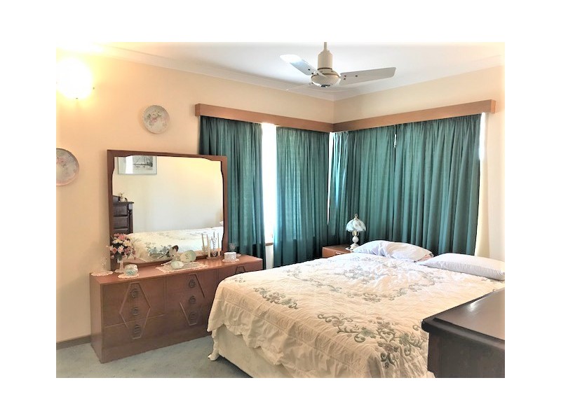 123 McLennan Street, Quairading WA 6383